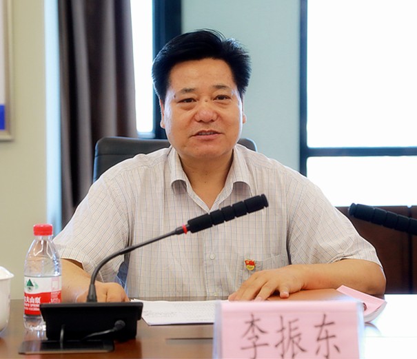 亚星yaxin集团召开向导班子“不忘初心、切记使命”专题民主生涯会
