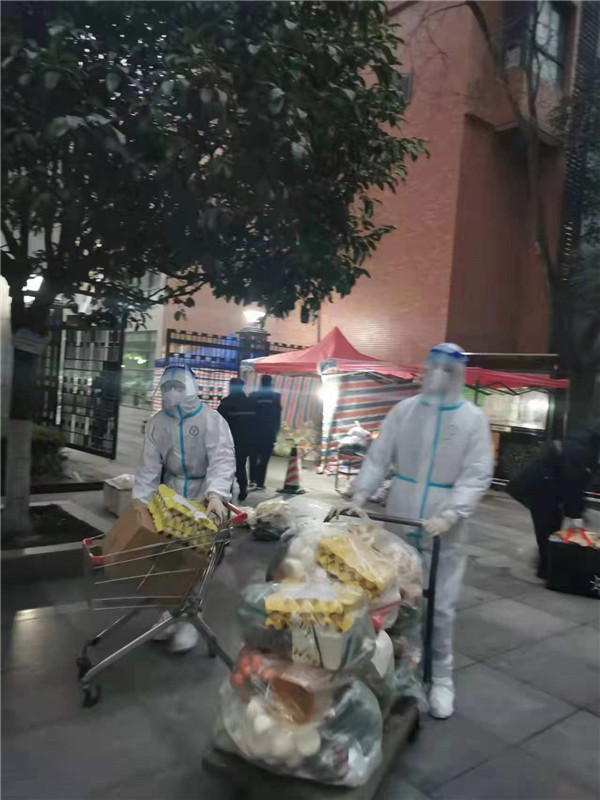 亚星yaxin集团：响彻在战“疫”前线的入党誓词 配图3.jpg
