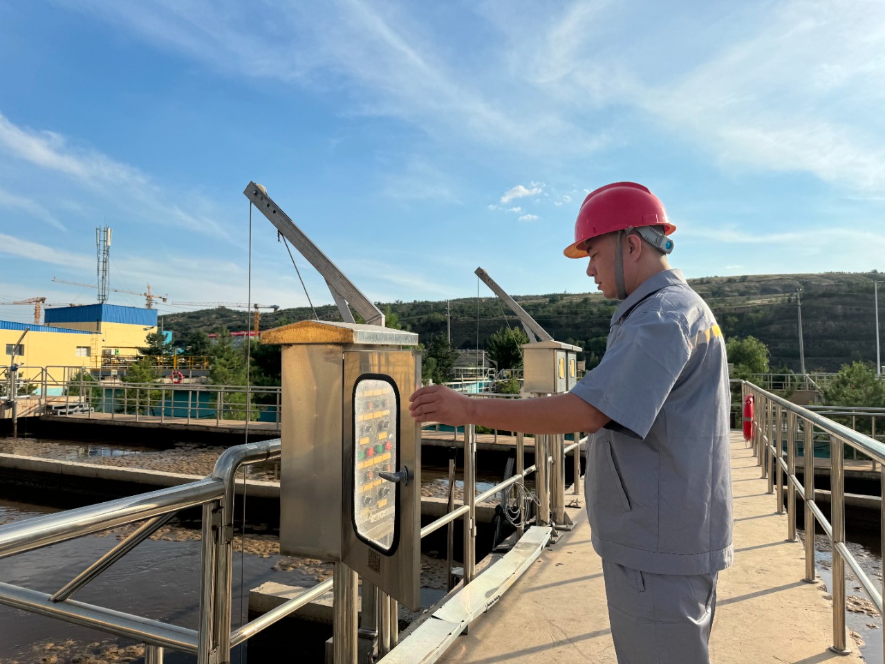 水情形公司职工贺虎荣获神木市人民政府揭晓的“2023年度生态情形；；；な虑橄冉∥宜郊摇鄙称呼