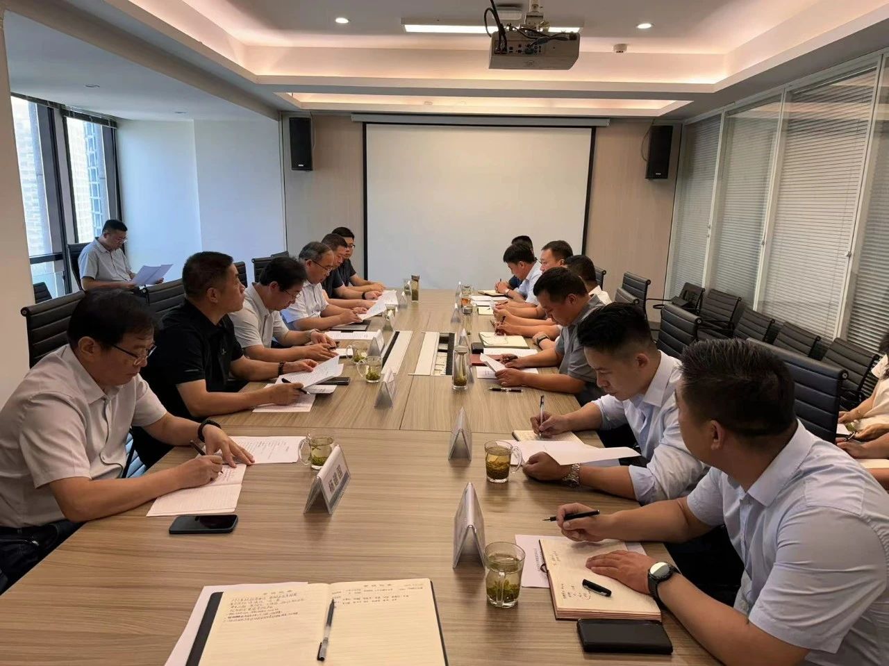 亚星yaxin集团与光大绿色环保座谈交流